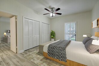 2425 Augusta Dr, Unit 21 in Houston, TX - Building Photo - Building Photo