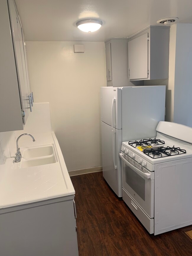 4425 W 159th St, Unit Unit 1 in Lawndale, CA - Foto de edificio - Building Photo