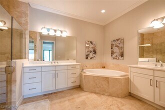 6560 Roma Way in Naples, FL - Building Photo - Building Photo