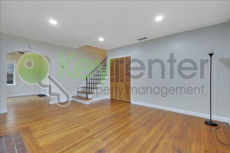 2400 27th St in Sacramento, CA - Building Photo - Building Photo