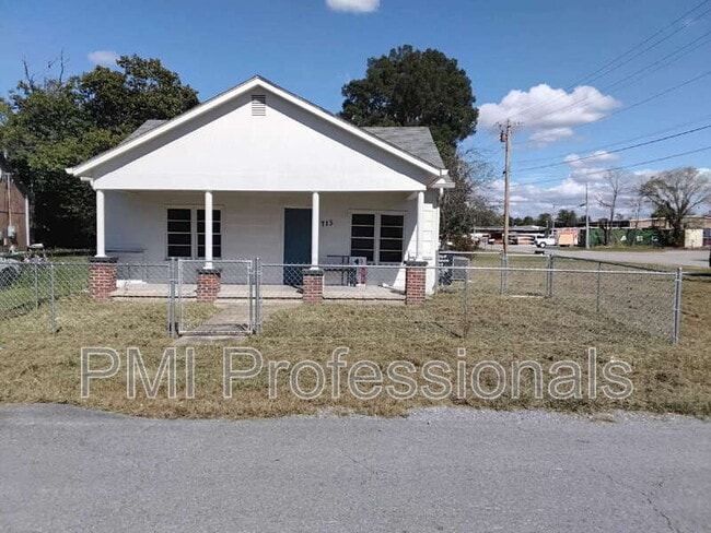 property at 713 SE Atlantic St