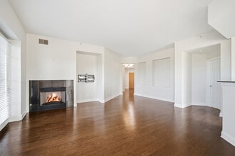 2700 Summit Dr in Glenview, IL - Building Photo - Building Photo