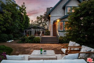 587 Grand Blvd in Los Angeles, CA - Building Photo