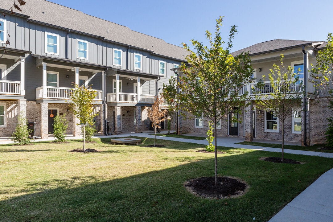 Mitchell Yards in Fayetteville, AR - Foto de edificio