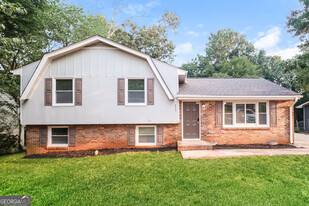 453 Queen Aliese Ln in Jonesboro, GA - Building Photo