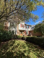 42071 Hunters Rdg in Canton Township, MI - Building Photo