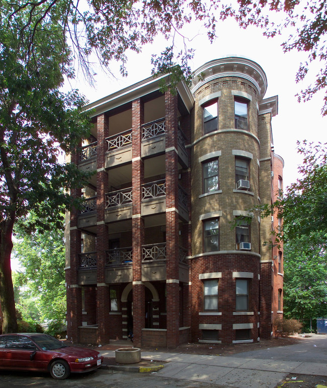 20 Summit St