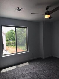 626 N College St photo'