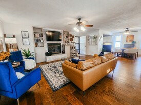 310 Lacey Dr in Chickasha, OK - Building Photo