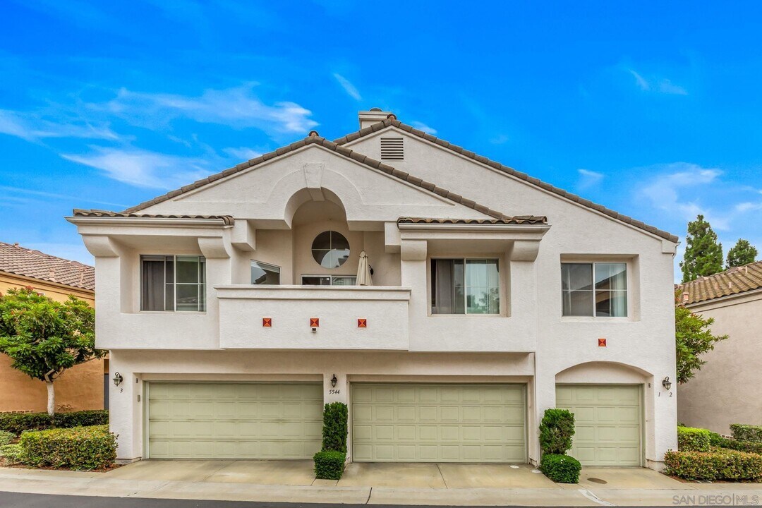 5544 Renaissance in San Diego, CA - Building Photo
