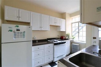 17 Forest St, Unit 2w in Cambridge, MA - Foto de edificio - Building Photo