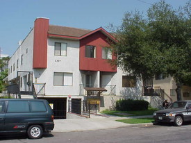 2337 N Fairview St Apartments