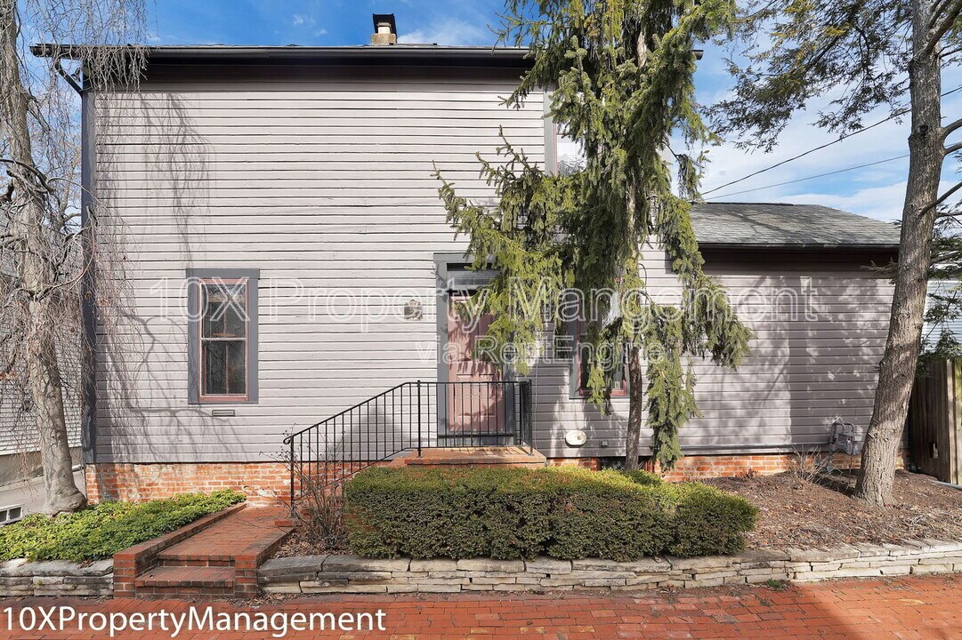 386 Jackson St in Columbus, OH - Building Photo