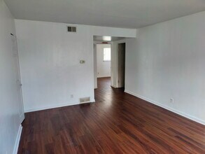 384 W Indian Trail in Aurora, IL - Building Photo - Building Photo