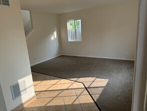 6 Lansbury Ct in Lake In The Hills, IL - Foto de edificio - Building Photo