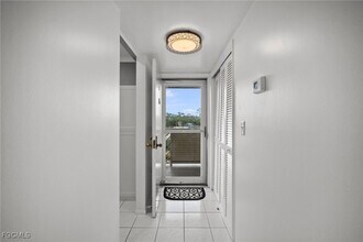 6102 Augusta Dr in Ft. Myers, FL - Building Photo - Building Photo