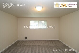2490 Martin Way in Enumclaw, WA - Building Photo - Building Photo