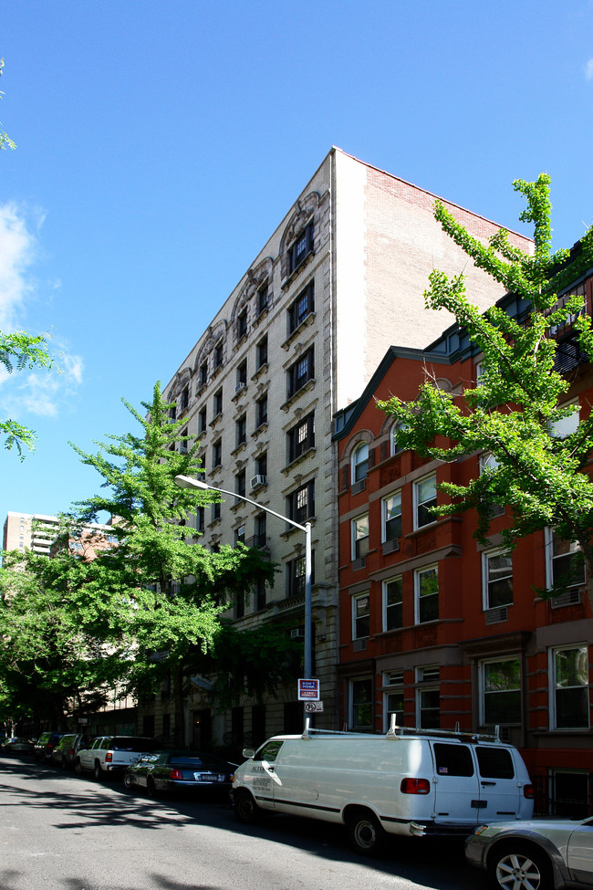 37-43 W 93rd St in New York, NY - Foto de edificio - Building Photo