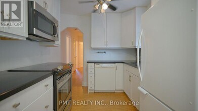 103 Yardley Ave in Toronto, ON - Building Photo - Building Photo