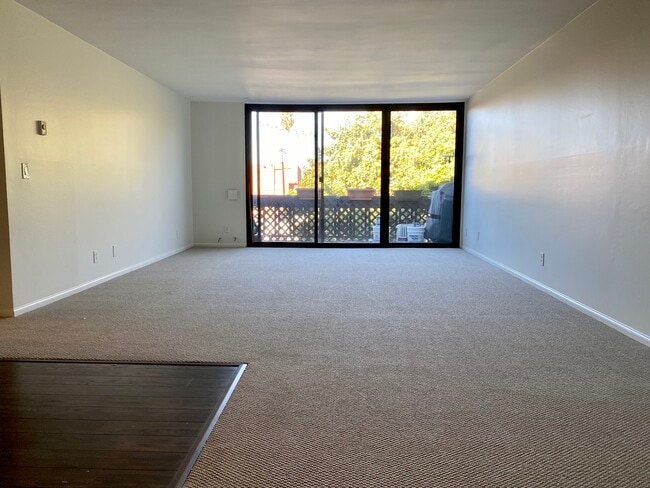 7740 Redlands St, Unit G3083 in Playa Del Rey, CA - Building Photo - Building Photo