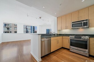 400 Beale St in San Francisco, CA - Building Photo - Building Photo