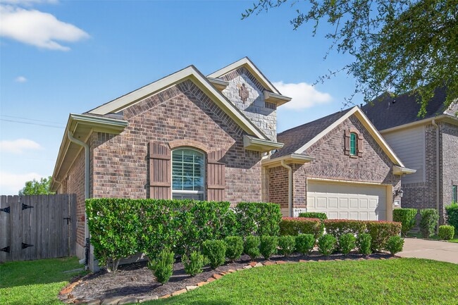 property at 4821 La Piedra Ln