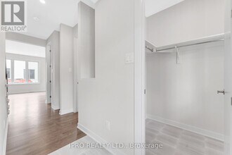 347 Peninsula Rd in Ottawa, ON - Building Photo - Building Photo