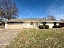 506 Jenny Wren St in Van Buren, AR - Building Photo