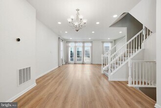 2335 Huntington Station Ct in Alexandria, VA - Building Photo - Building Photo