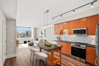 Flats 130 at Constitution Square in Washington, DC - Foto de edificio - Building Photo