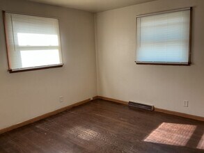 7017 N Teutonia Ave in Milwaukee, WI - Building Photo - Building Photo