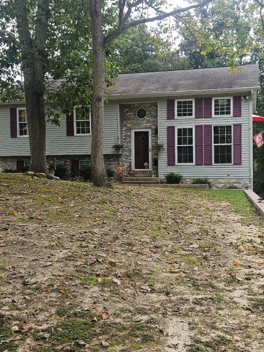 260 Pawnee Ln in Lusby, MD - Building Photo