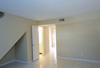 Temple Crest Townhomes in Tampa, FL - Building Photo - Interior Photo