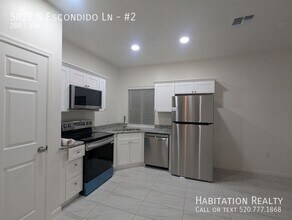 5829 N Escondido Ln in Tucson, AZ - Building Photo - Building Photo
