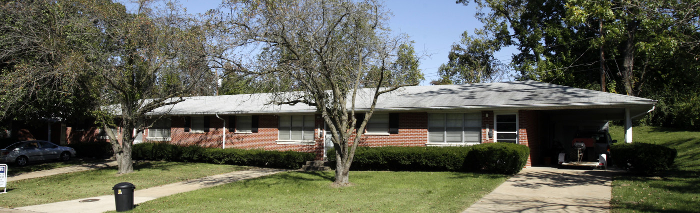 10300-10314 Jeffleigh Ln in St. Louis, MO - Building Photo