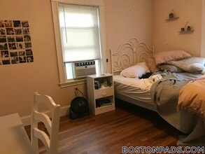 289 Foster St in Boston, MA - Building Photo - Building Photo