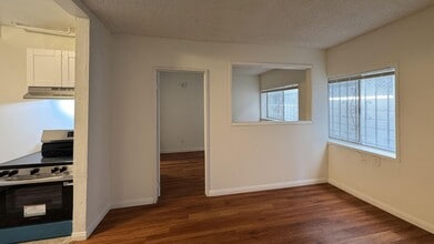 39 Sunset Ave in Venice, CA - Foto de edificio - Building Photo