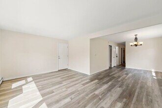 5400 W Dakin St in Chicago, IL - Building Photo - Building Photo
