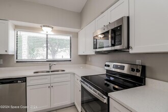 7000 Kaylor Ave in Cocoa, FL - Building Photo - Building Photo