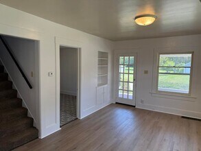 812 Brentwood Rd in Jackson, MI - Building Photo - Building Photo