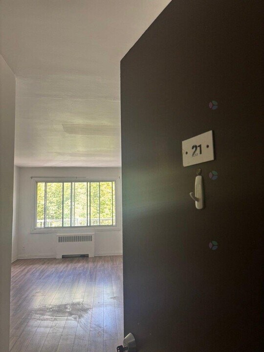 2805 Pl. de Darlington in Montréal, QC - Building Photo