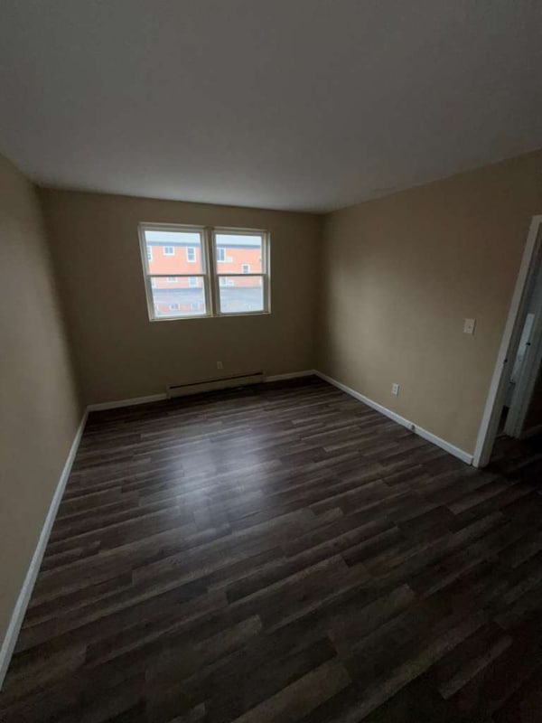 13955 Superior Rd, Unit 106 in East Cleveland, OH - Building Photo - Building Photo