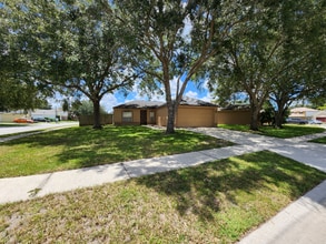 4100 Mendenwood Ln in Orlando, FL - Building Photo - Building Photo