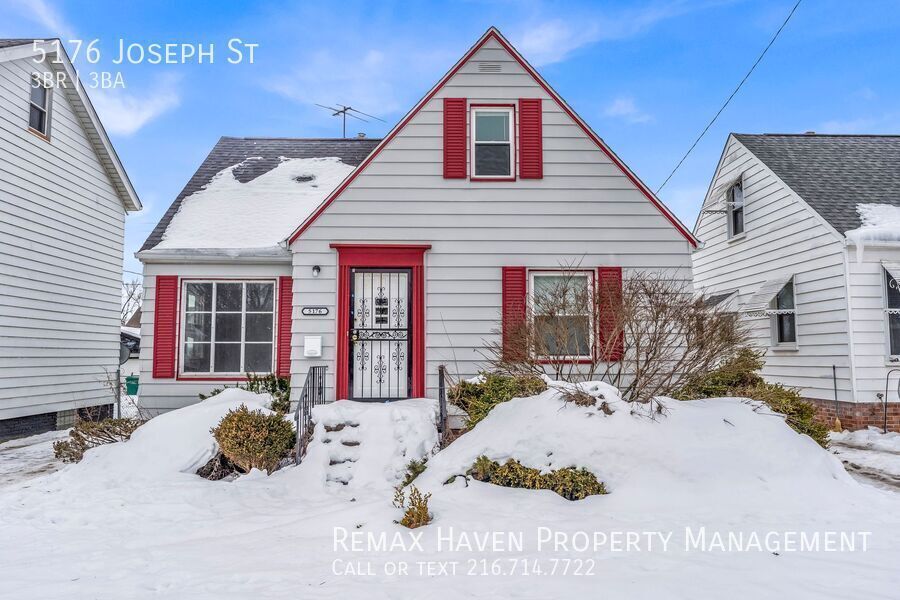 5176 Joseph St in Maple Heights, OH - Building Photo