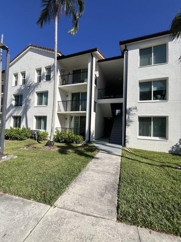 713 Villa Cir in Boynton Beach, FL - Foto de edificio - Building Photo