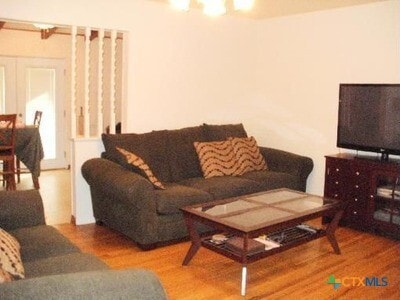 904 E Jasper Dr