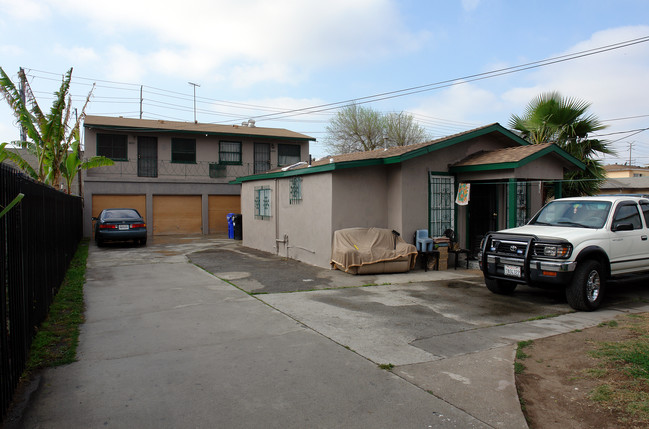 4010-4012 W 102nd St in Inglewood, CA - Foto de edificio - Building Photo