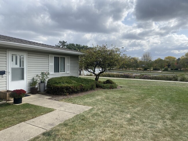 923 Shattuck Ln in Schaumburg, IL - Foto de edificio - Building Photo