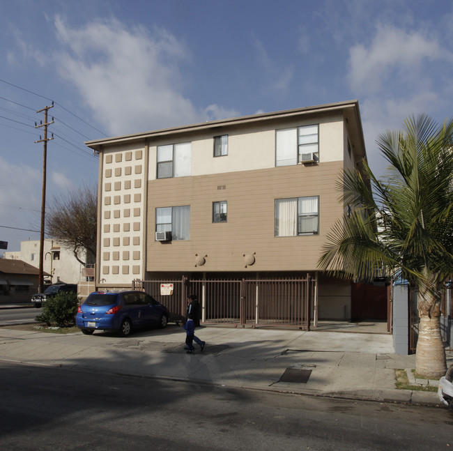 1202-1204 N Van Ness Ave in Los Angeles, CA - Foto de edificio - Building Photo