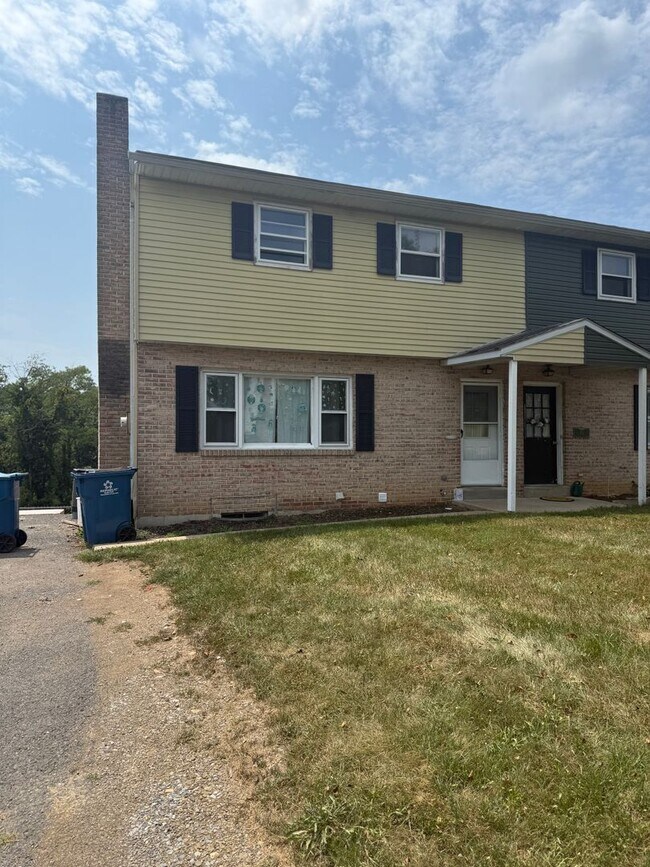 40 Faith Cir in Carlisle, PA - Building Photo - Building Photo